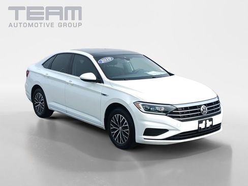 Used 2019 Volkswagen Jetta SEL w/ Cold Weather Package FWD image 1