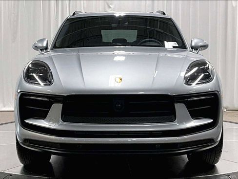 New 2026 Porsche Macan image 10