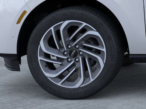 New 2025 Lincoln Navigator Reserve AWD/4WD image 19