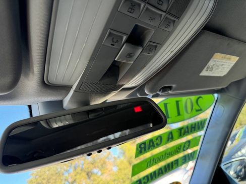 Used 2011 Mercedes-Benz E 350 Sedan image 19