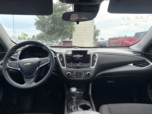 Used 2024 Chevrolet Malibu LT FWD image 12
