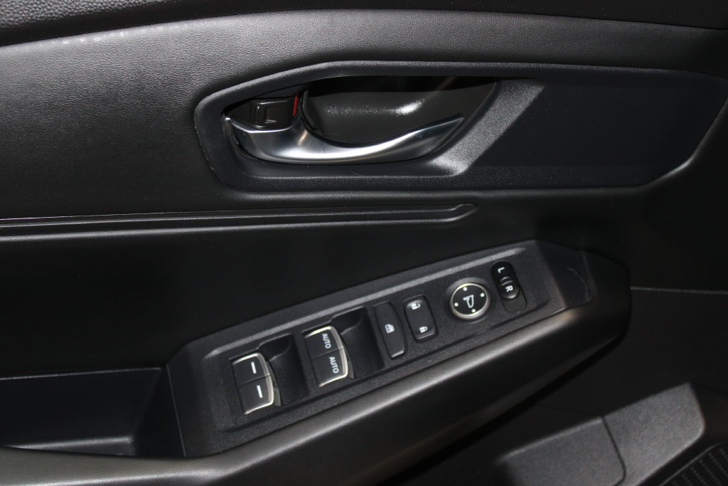 Used 2023 Honda Accord EX image 6