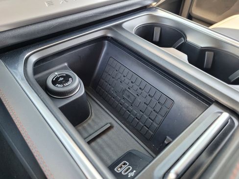 Used 2025 Ford Expedition Active AWD/4WD image 21