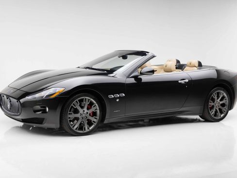 Used 2015 Maserati GranTurismo Convertible RWD image 17