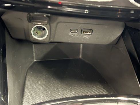 Used 2025 Chevrolet Trax LT image 25