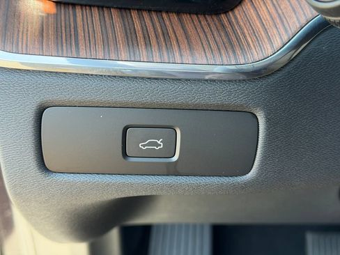Certified 2023 Volvo XC60 B5 Plus w/ Climate Package AWD/4WD image 40