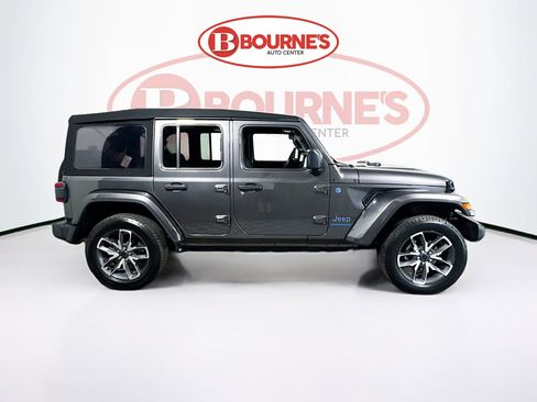 Used 2024 Jeep Wrangler Unlimited w/ Convenience Group AWD/4WD image 10