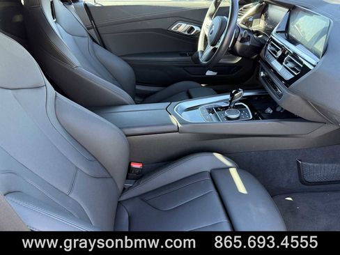 Used 2024 BMW Z4 M40i w/ Premium Package image 11