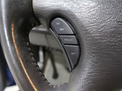Used 2007 Chrysler Town & Country Touring w/ Leather Interior Group FWD image 24