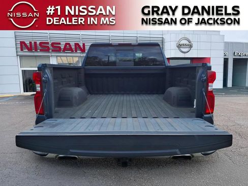 Used 2021 Chevrolet Silverado 1500 LTZ w/ Z71 Off-Road Package image 9