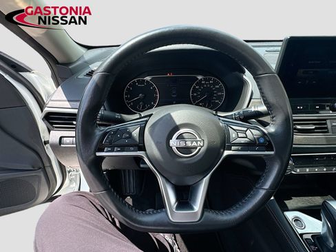 Used 2023 Nissan Altima 2.5 SL AWD/4WD image 14