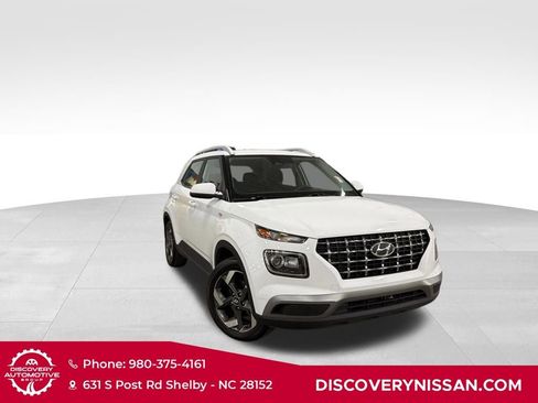 Used 2023 Hyundai Venue SEL image 1