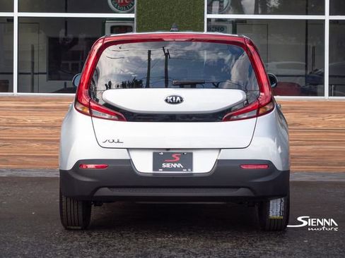 Used 2020 Kia Soul LX image 7
