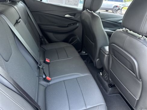 Used 2023 Buick Encore GX Essence w/ Experience Buick Package FWD image 14