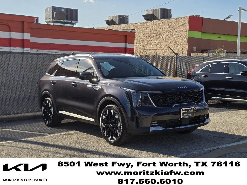 Certified 2025 Kia Sorento EX FWD image 1