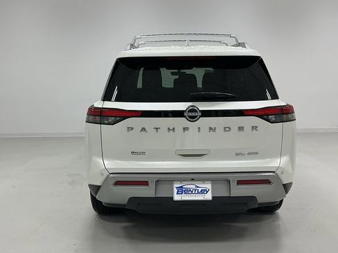 Used 2023 Nissan Pathfinder SL AWD/4WD image 5