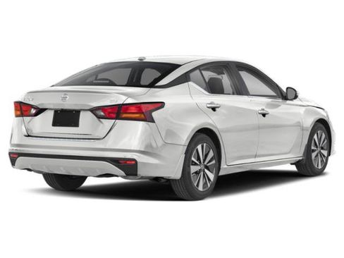 Used 2022 Nissan Altima 2.5 SV w/ SV Premium Package FWD image 2
