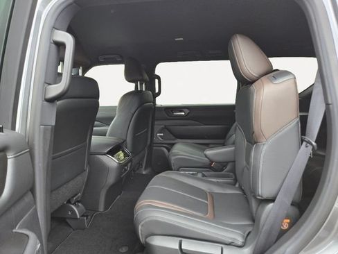 New 2025 Nissan Armada SL w/ Captain's Chari Seat Package AWD/4WD image 12