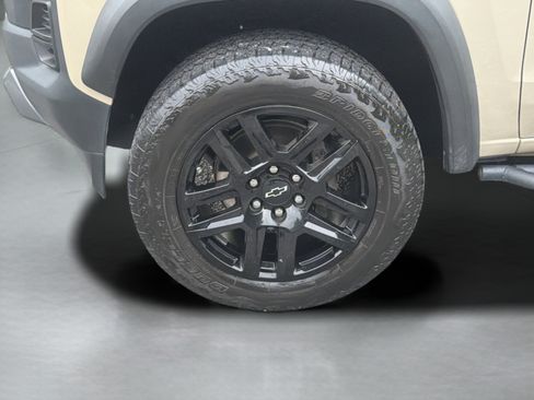 Used 2023 Chevrolet Colorado Trail Boss w/ Advanced Trailering Package AWD/4WD image 9