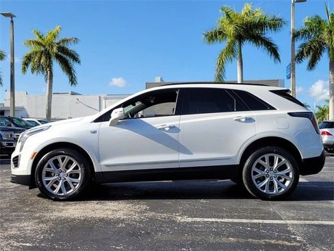 Used 2020 Cadillac XT5 Sportv w/ LPO, Illumination Package AWD/4WD image 2