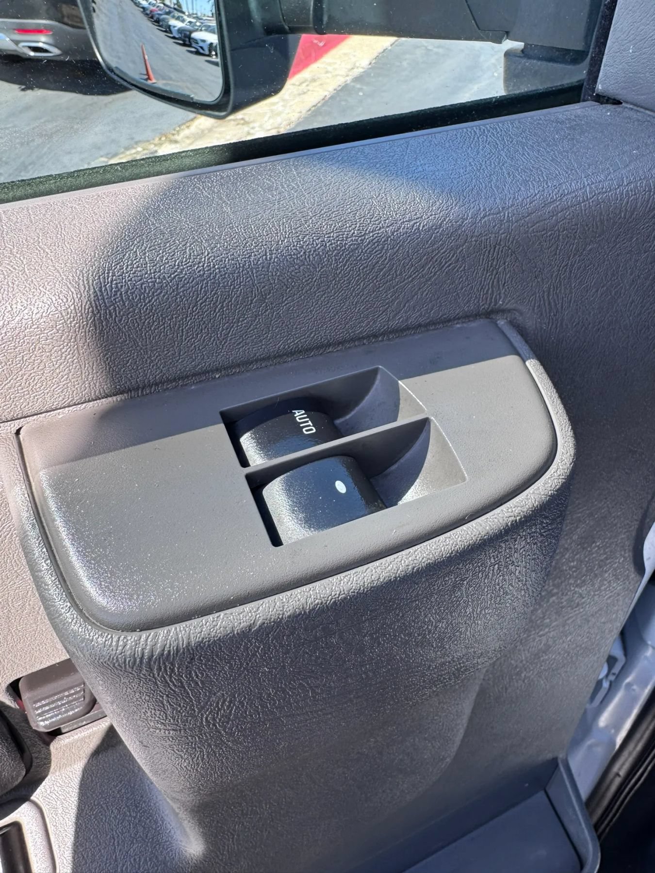 Used 2018 Chevrolet Express 3500 w/ Power Convenience Package RWD image 17