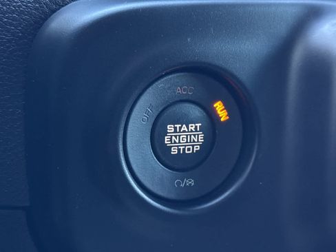 Used 2022 Jeep Wrangler Unlimited Sahara AWD/4WD image 25