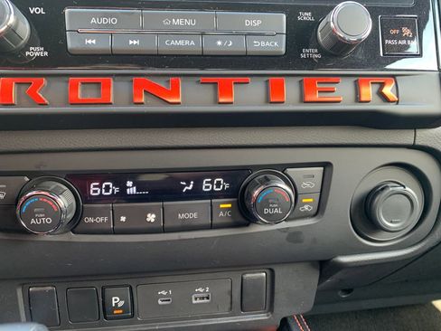 Used 2025 Nissan Frontier PRO-4X w/ Tow Package AWD/4WD image 21