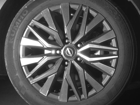 Used 2025 Nissan Altima 2.5 SV FWD image 13