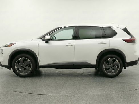 Used 2025 Nissan Rogue SV AWD/4WD image 5