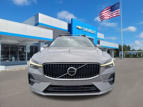 Used 2022 Volvo XC60 B5 Momentum w/ Climate Package image 2