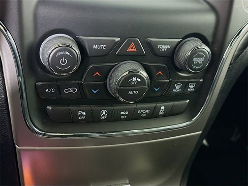 Used 2021 Jeep Grand Cherokee Laredo image 8