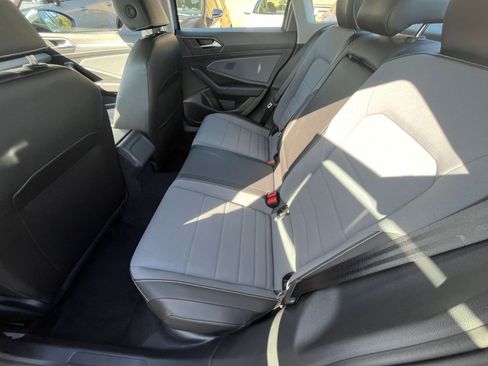 Used 2025 Volkswagen Jetta SE image 25