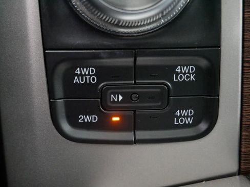 Used 2017 RAM 1500 Laramie w/ Convenience Group image 38