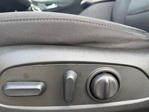 Used 2022 Chevrolet Malibu LT image 16