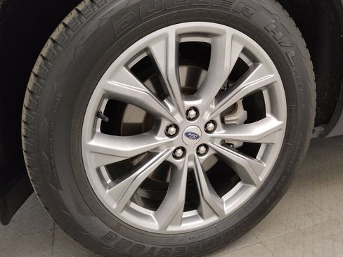 Used 2021 Ford Explorer Limited w/ Equipment Group 301A AWD/4WD image 31