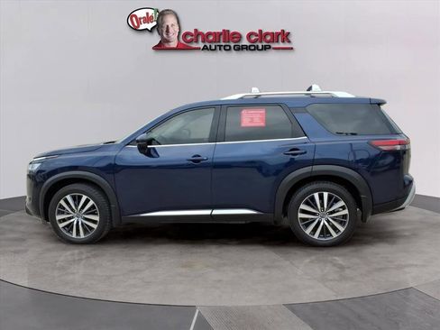 Used 2022 Nissan Pathfinder Platinum w/ Cargo Package image 3