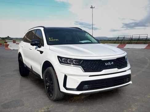 Certified 2023 Kia Sorento SX AWD/4WD image 2