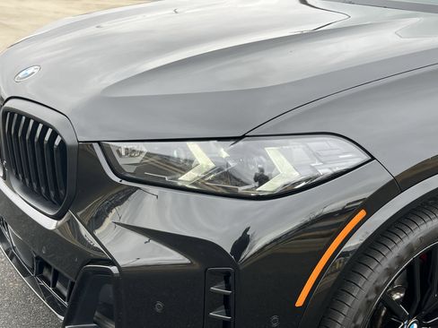 Used 2024 BMW X5 xDrive40i w/ M Sport Package image 12