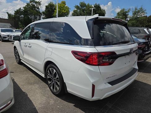 Used 2026 Honda Odyssey Elite image 3