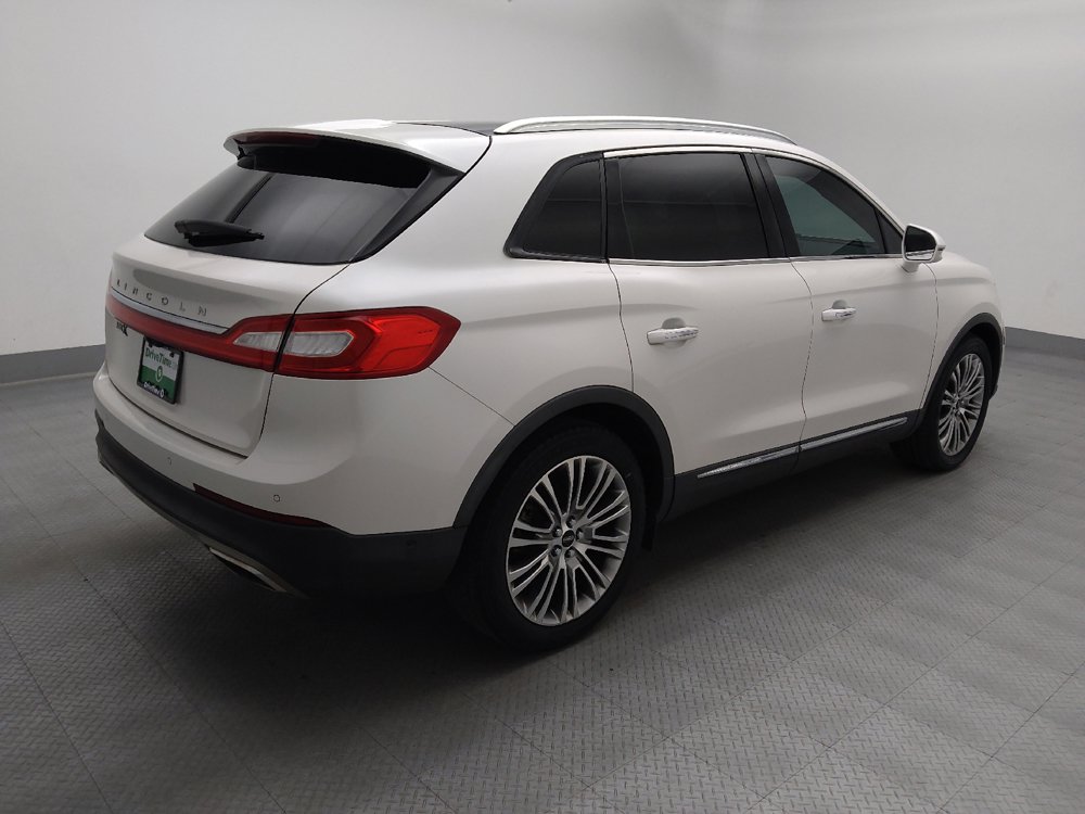 Used 2016 Lincoln MKX Reserve w/ Technology Package FWD image 10