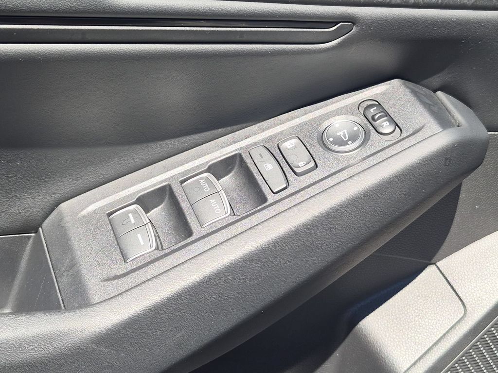 Used 2025 Honda Accord SE image 13