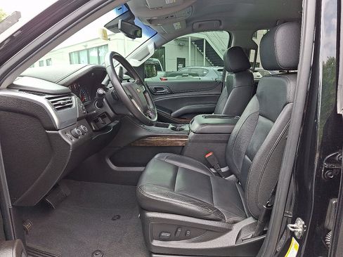 Used 2019 Chevrolet Suburban LT AWD/4WD image 13