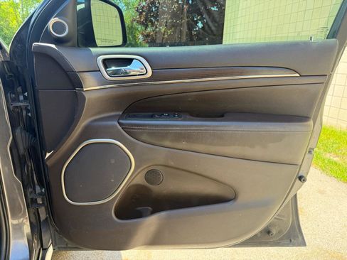 Used 2014 Jeep Grand Cherokee Summit AWD/4WD image 27