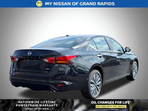 New 2025 Nissan Altima 2.5 SV w/ SV Premium Package image 18