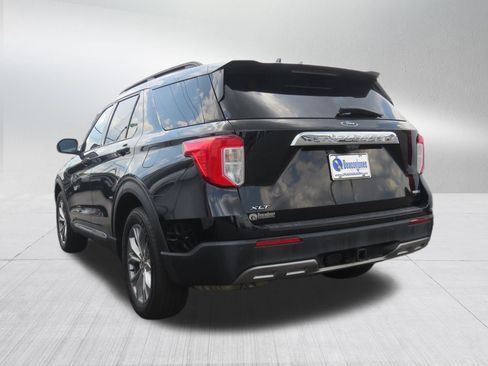 Certified 2020 Ford Explorer XLT w/ Equipment Group 202A AWD/4WD image 4