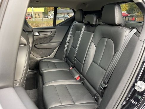 Used 2024 Volvo XC40 B5 Plus w/ Protection Package Premier image 22