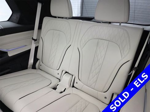 Used 2024 BMW X7 xDrive40i w/ Executive Package image 17