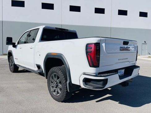 Used 2024 GMC Sierra 2500 AT4 w/ AT4 Premium Plus Package image 3