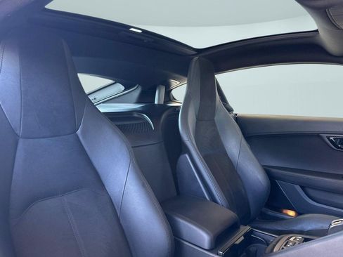 Used 2018 Jaguar F-TYPE Coupe RWD image 33