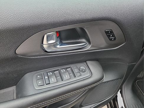 New 2026 Chrysler Pacifica Select image 15